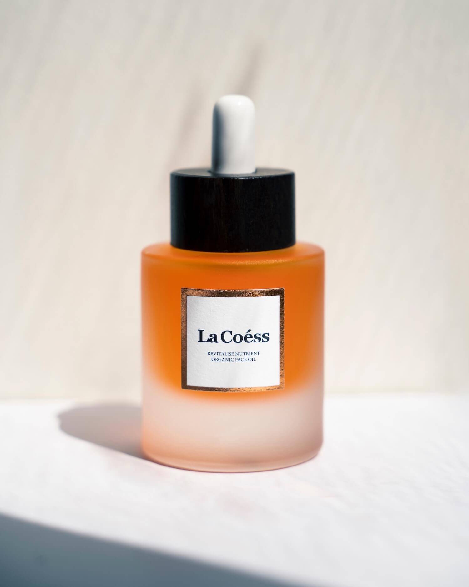 La Coéss Revitalisé Nutrient Organic Face Oil with white background